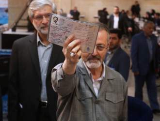 زریبافان: جلسه‌ای با احمدی‌نژاد ندارم/ نیازی نمی‌بینم برای شرکت در انتخابات با کسی مشورت کنم