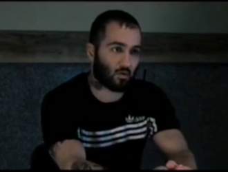 تسنیم ویدیویی از توماج صالحی‌ در «اتاق بازجویی» منتشر کرد