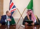 وزیران دفاع عربستان و انگلیس طرح همکاری نظامی بین دو کشور را امضا کردند