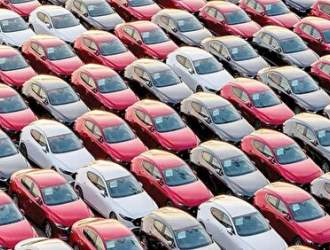 دستور وزیر اقتصاد برای عرضه خودرو در بورس کالا