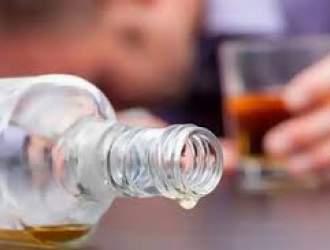 مسمومیت الکلی 29 پزشک در یک مهمانی خصوصی خبر ساز شد