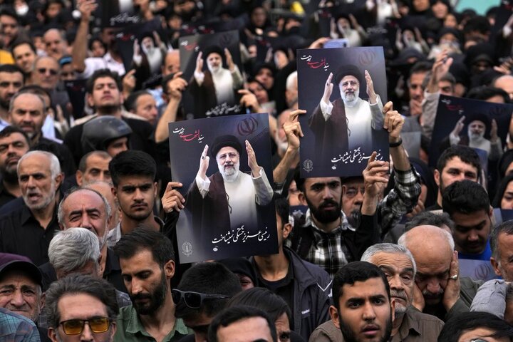 هم اکنون مراسم تشییع شهید رئیسی و شهدای خدمت در تهران